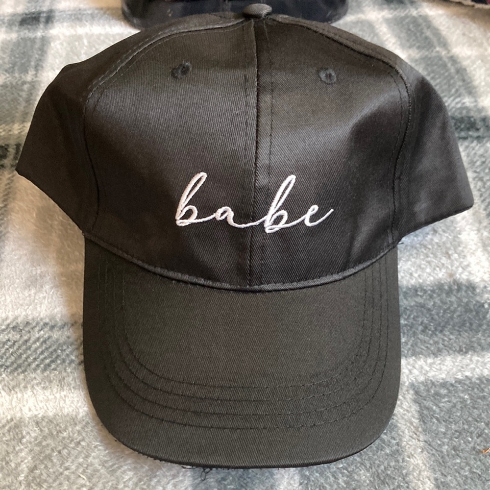 NWOT Women’s Babe Baseball Cap